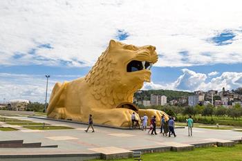 Amazon Adası, Batı Park