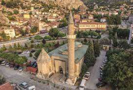 Burmalı Minare Camii