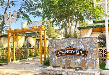  Chandybl Restaurant & Steakhouse