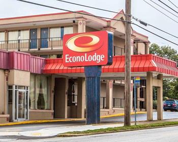 Econo Lodge Airport Hotel