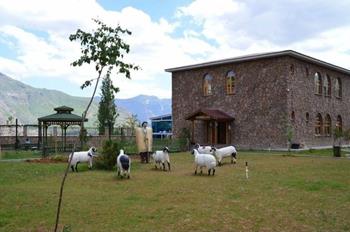 Emir Sultan Parkı Hakkari Evi